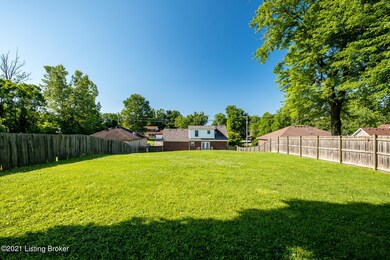 6811 E Manslick Rd, Louisville, KY 40228 - photo 4