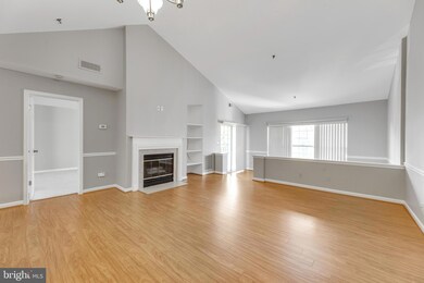 Quaker Hill Community unit 427, Alexandria, VA 22314 - photo 3