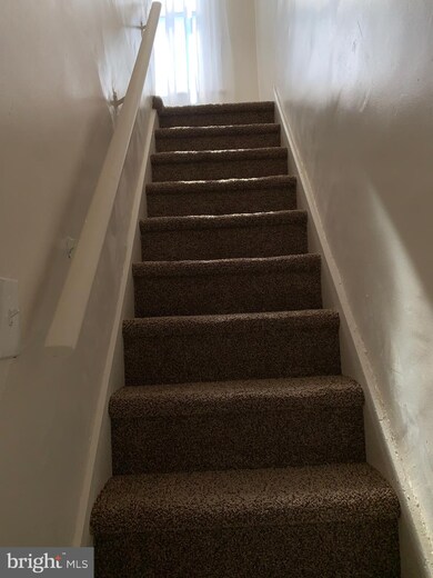 1122 Locust St, Reading, PA 19604 - photo 4