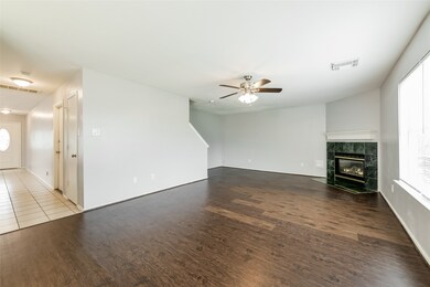 8402 Storm Creek Ct, Houston, TX 77088 - photo 3