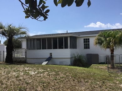 120 Sunray Ct, Port Saint Joe, FL 32456 - photo 7