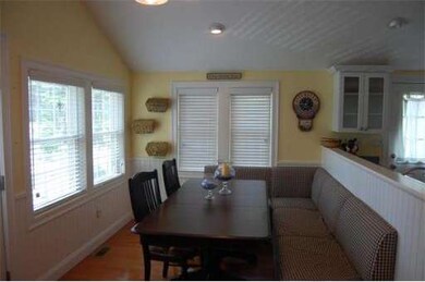 7 Emerald St, Chicopee, MA 01013 - photo 2