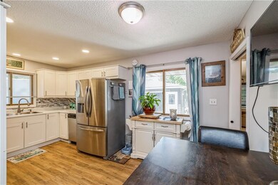 4310 41st St, Des Moines, IA 50310 - photo 5