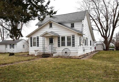 527 6th St, Jesup, IA 50648 - photo 2