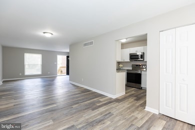 207 W Edgewater Way, Newark, DE 19702 - photo 5