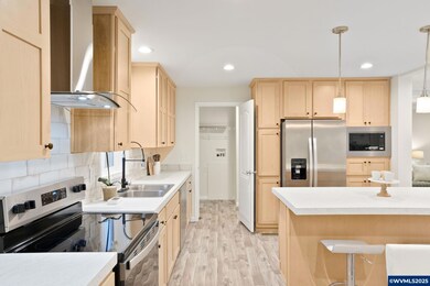 124 Santiam St, Gates, OR 97346 - photo 7