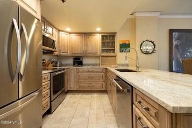 borders_lodge_108_interior_kitchen_b