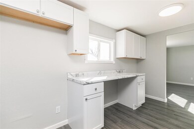 404 Linwood St SW, Cedar Rapids, IA 52404 - photo 7