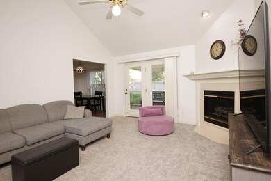 2805MohicanLiving2
