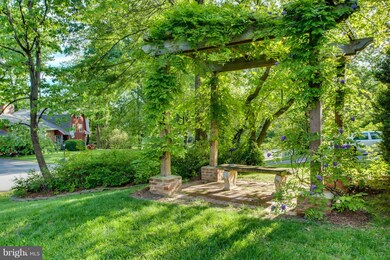 8914 Bridgehaven Ct, Alexandria, VA 22308 - photo 3