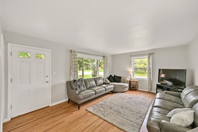 5310 S Nicolet Dr, New Berlin, WI 53151 - photo 3