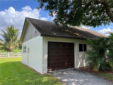 11301 SW 16th St, Davie, FL 33325 - photo 2