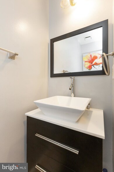 5602 Sunbury Ct, Capitol Heights, MD 20743 - photo 5