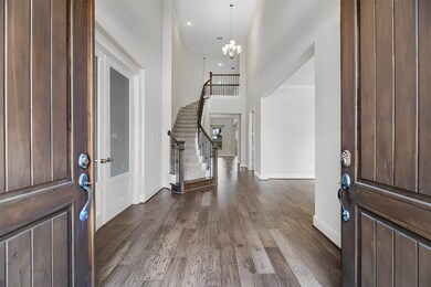 An entrance like this can certainly leave a lasting impression. It's not just a doorway; it's a statement, setting the tone for what awaits beyond.