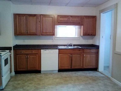 Kitchen. 522 Grant