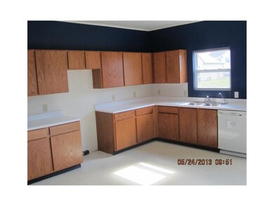 3247 Hemlock St, Whiteland, IN 46184 - photo 2