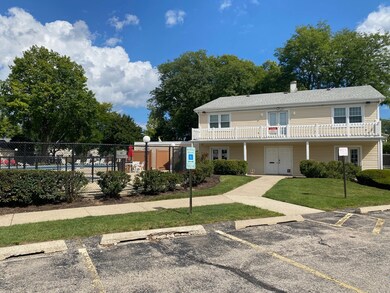 1207 Cypress Dr unit 1, Wheeling, IL 60090 - photo 2