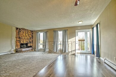 Living Room/Dining Room
