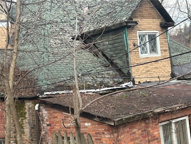 201 Latrobe St, McKeesport, PA 15133 - photo 2