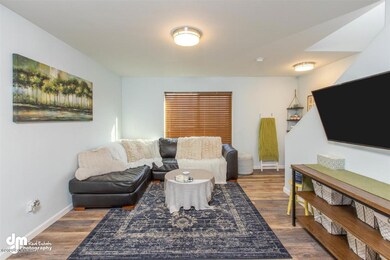 27-Living Room-ELKO5113