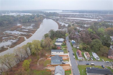 158 Riverview Ave, Smithfield, VA 23430 - photo 2