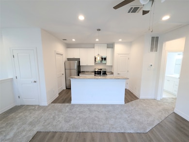 5262 Ella Blvd unit 310b, Houston, TX 77018 - photo 2