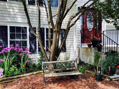 1733 Easthill Dr, Bethlehem, PA 18017 - photo 4