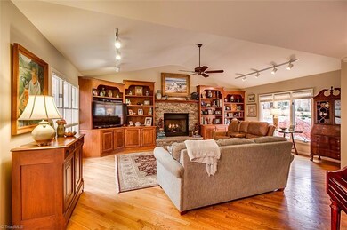 542 Pinewood Rd, Asheboro, NC 27205 - photo 5