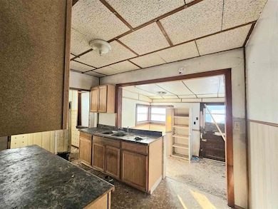 143 E School St, Anderson, IN 46012 - photo 7