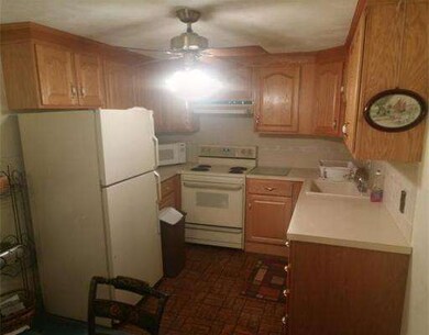 33 Lodgen Ct unit 3D, Malden, MA 02148 - photo 4