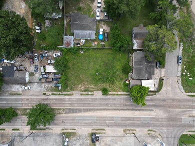 5029 Pinemont Dr, Houston, TX 77092 - photo 2