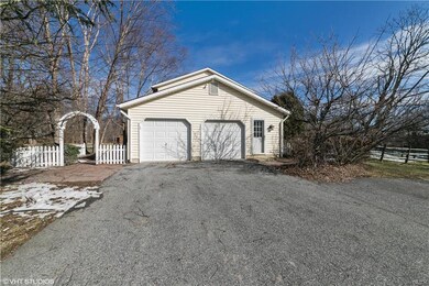 5453 Applebutter Hill Rd, Coopersburg, PA 18036 - photo 3