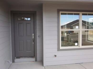 8363 Kyra Ln, White City, OR 97503 - photo 2