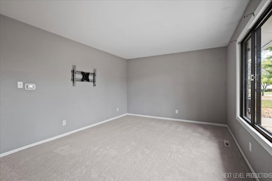 1009 Sutton Dr, Crystal Lake, IL 60014 - photo 7