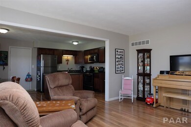 5523 N Ramblewood Ct, Peoria, IL 61615 - photo 6