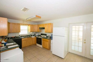 8255 135th St - Kitchen
