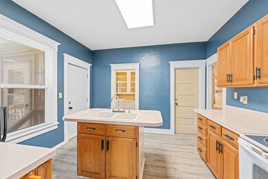 415 Morrison Ave, Salina, KS 67401 - photo 7