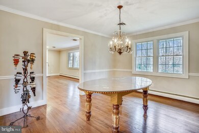 9315 Tovito Dr, Fairfax, VA 22031 - photo 3