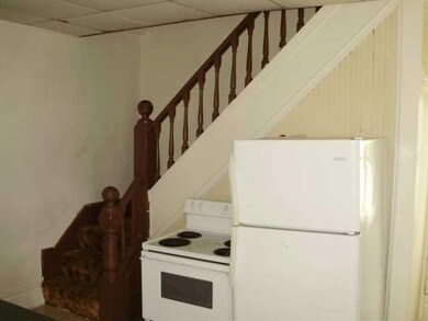 Kitchen. second unit appliances
