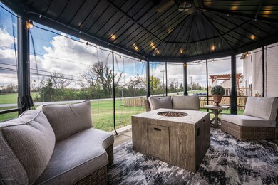 10615 Brookchase Ct, Louisville, KY 40228 - photo 4