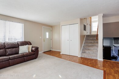 8800 Old Ironsides Dr, Louisville, KY 40228 - photo 2