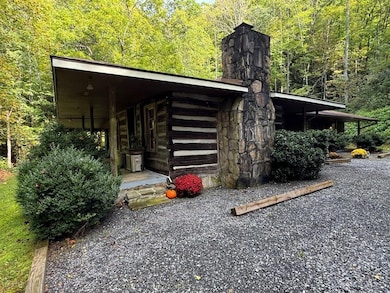 15 Cracker Jack Ln, Whittier, NC 28789 - photo 2