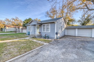 1703 22nd St, Hondo, TX 78861 - photo 5