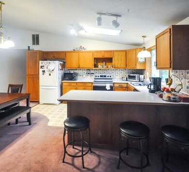 10762 Blackwell Rd, Central Point, OR 97502 - photo 3