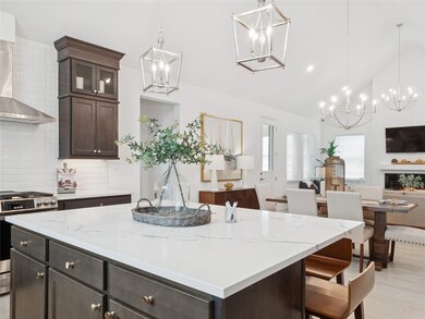 901 Kingwood Dr, League City, TX 77573 - photo 6