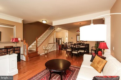 5458 Summer Leaf Ln, Alexandria, VA 22312 - photo 3