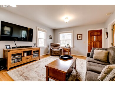 1352 Walnut Rd, Springfield, OR 97477 - photo 4