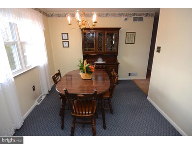 1140 Laurelee Ave, Reading, PA 19605 - photo 6