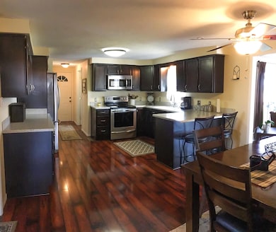 7245 Neil Road 16