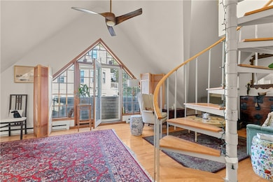 11 Catherine St unit B, Newport, RI 02840 - photo 5